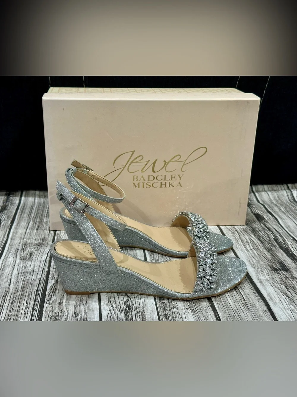 Badgley Mischka Jewel Badgley Mischka Womens Bellevue Wedge Heels Silver Sz 6.5